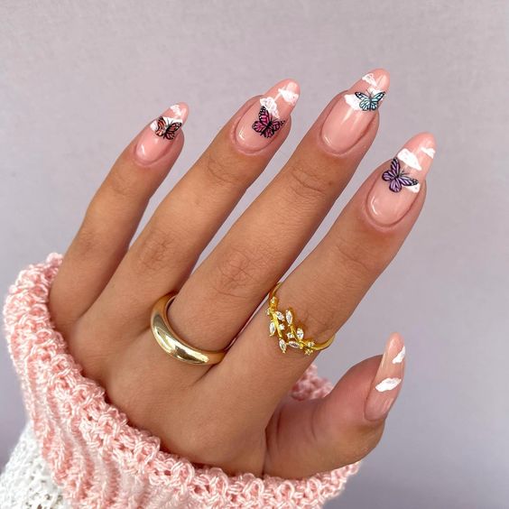 Summer 2023 Almond Nail Designs: 25 Ideas - thepinkgoose.com