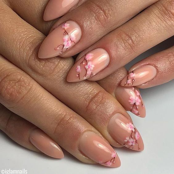 Summer 2023 Almond Nail Designs: 25 Ideas - thepinkgoose.com
