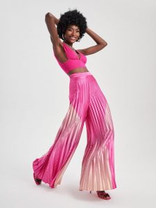 Pink Outfits for Black Women: 21 Stylish Summer Ideas - thepinkgoose.com