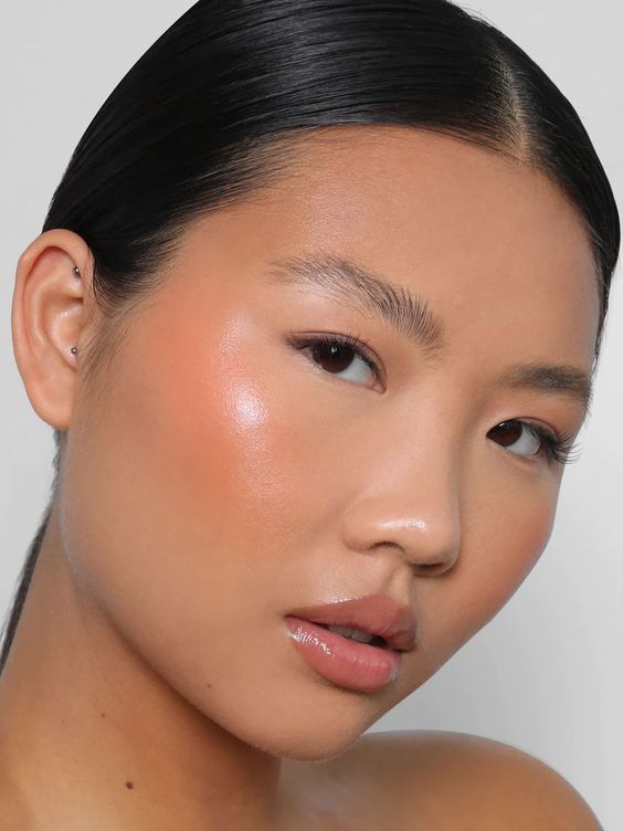 Light Makeup for Hot Summer 2023 19 Perfect Ideas