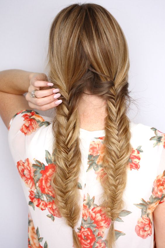 Beach Hairstyles: 21 Ideas for a Stylish Beach Look - thepinkgoose.com