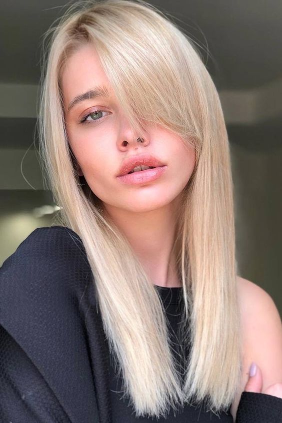 17 Chic Straight Fall Hairstyle Ideas for 2023