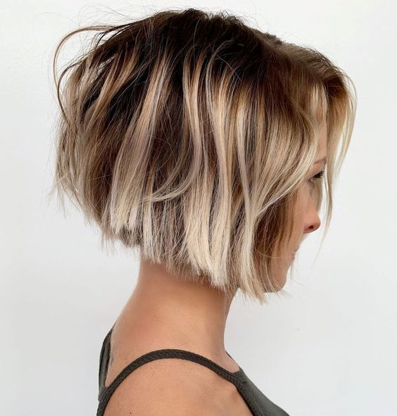 21 Short Haircut Ideas - thepinkgoose.com