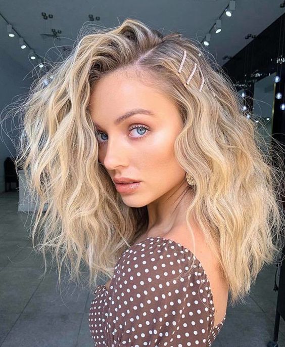 19 Beautiful Wavy Fall Hairstyle Ideas for 2023