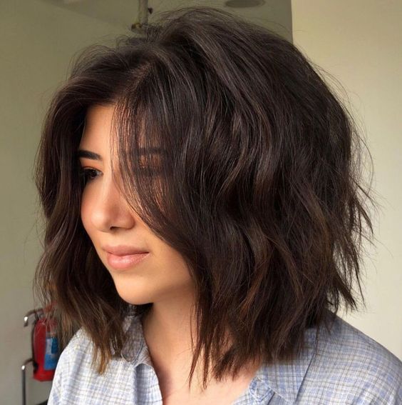 Shoulder Length Haircuts: 17 Trendy Ideas - thepinkgoose.com