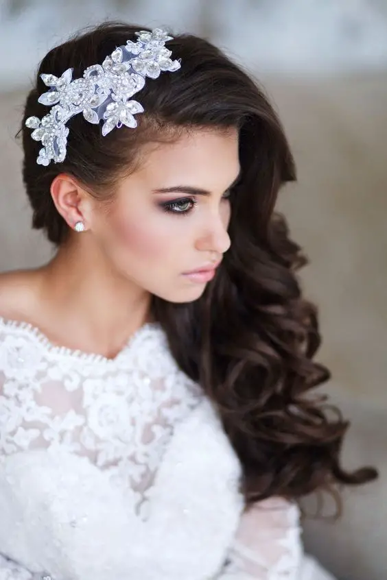 17 Gorgeous Fall Hairstyles for Long Hair in 2023