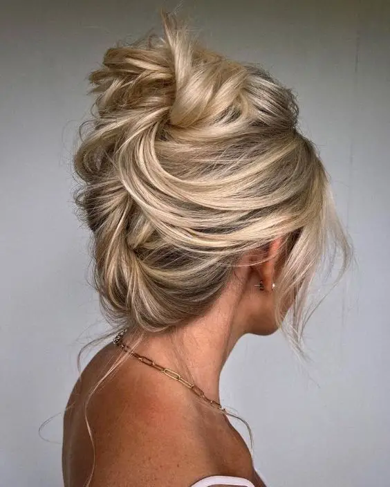17 Gorgeous Fall Hairstyles for Long Hair in 2023
