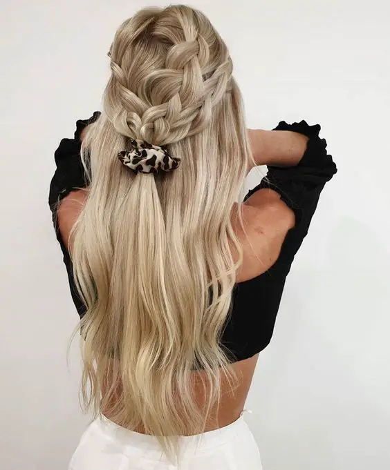 15 Easy Half-Up Fall Hairstyles for 2023 - thepinkgoose.com