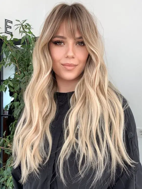 17 Trendy Fall Hairstyles with Bangs for 2023 - thepinkgoose.com