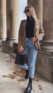 15 Chic Fall Outfit Ideas for Midsize Women in 2023 - thepinkgoose.com