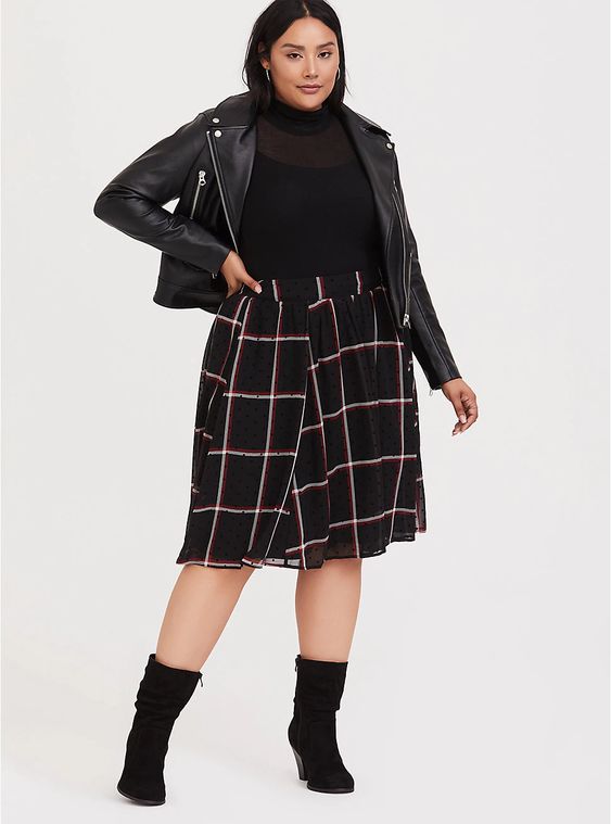 17 Trendy Plus-Size Fall Outfit Ideas for 2023 - thepinkgoose.com