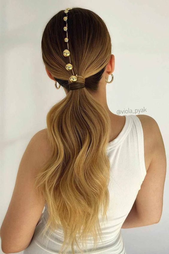 15 Beautiful and Versatile Long Ponytail Ideas for a Stylish Look