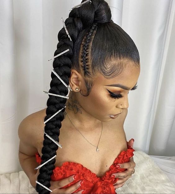15 Stylish Locs Ponytail Ideas for a Fashionable Look