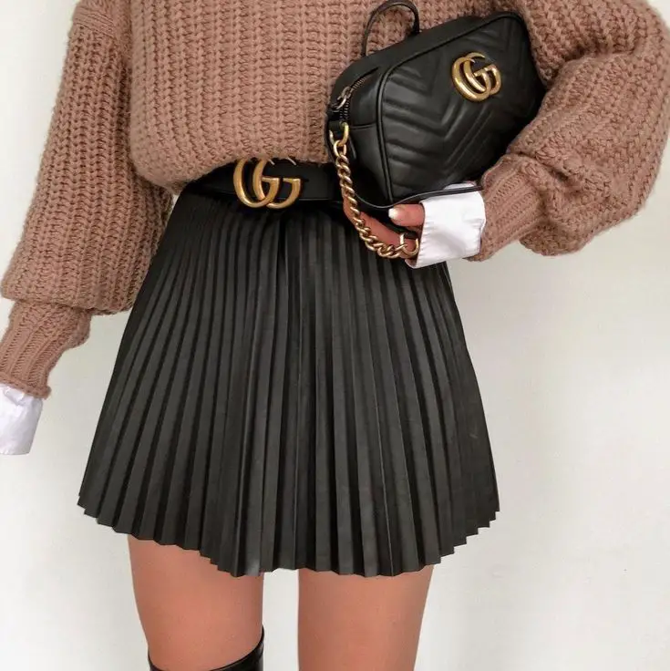 19 Chic and Cozy Fall Skirt Outfits for 2023