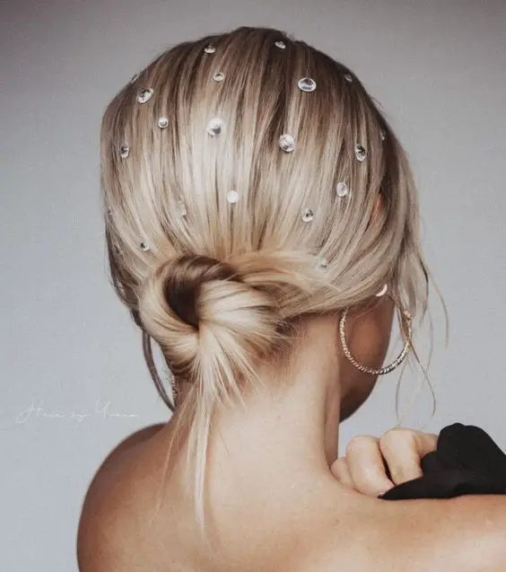 17 Gorgeous Fall Hairstyles for Shoulder-Length Hair in 2023