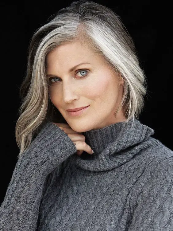 15 Flattering Fall Haircuts for Women Over 50