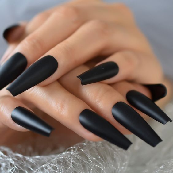 17 Chic Monochrome Fall Nail Ideas for 2023: Elevate Your Coffin Nails