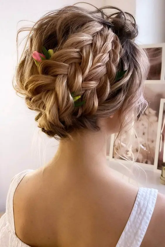 17 Aesthetic Fall Hairstyle Ideas for 2023