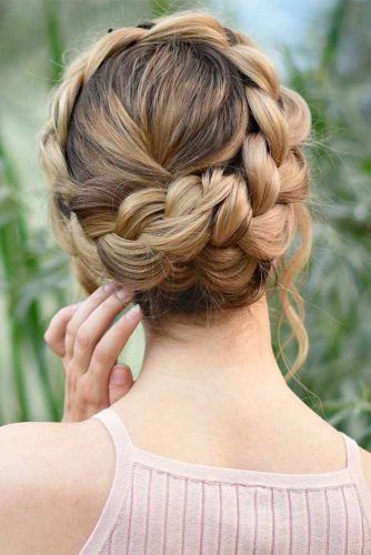 19 Stunning Fall Updo Hairstyle Ideas for 2023