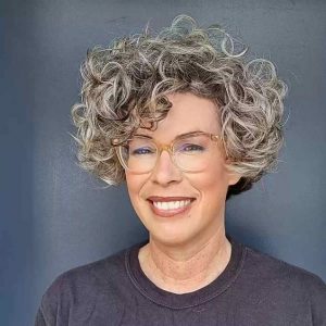 15 Flattering Fall Haircuts for Women Over 50 - thepinkgoose.com