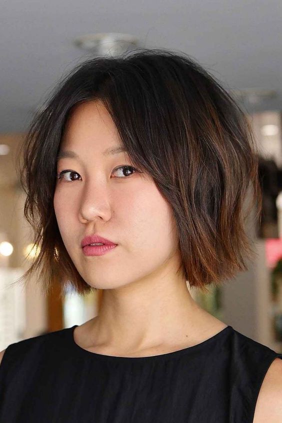 15 Flattering Fall Haircuts for Chubby Faces in 2023 - thepinkgoose.com