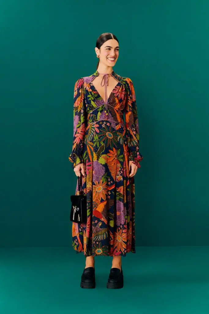 17 Elegant Long Fall Dresses for 2023: Embrace Seasonal Style