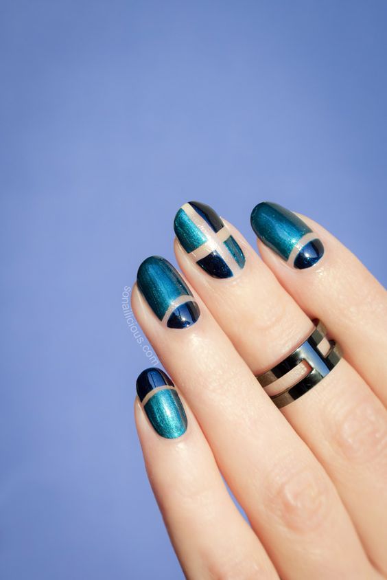 15 Mesmerizing Blue Chrome Nail Design Ideas