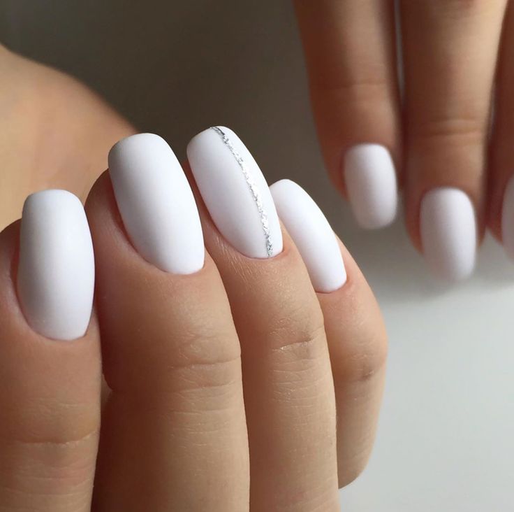 19 Chic and Timeless White Nail Design Ideas