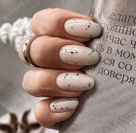 17 Elegant White Gel Nail Design Ideas