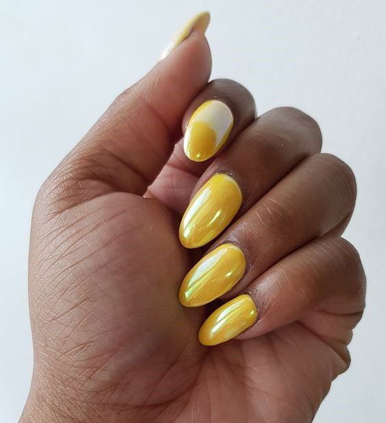 15 Vibrant Yellow Chrome Nail Design Ideas