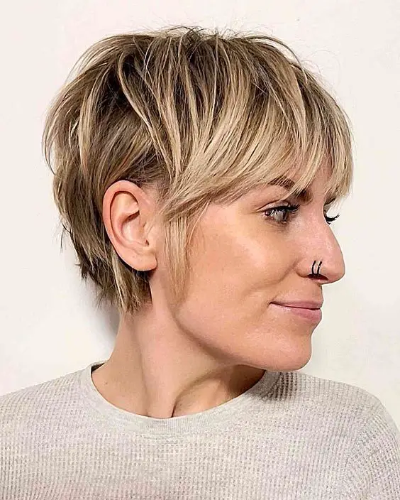 17 Chic Haircuts with Long Bangs for a Trendy Look