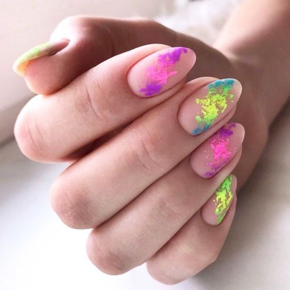 19 Dazzling Neon Nail Art Ideas for Vibrant Expression