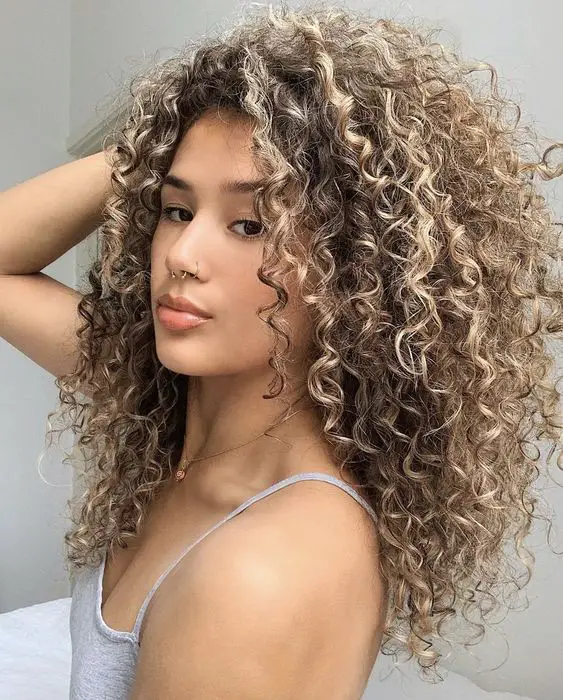 Gorgeous Long Haircut Ideas for Curly Hair