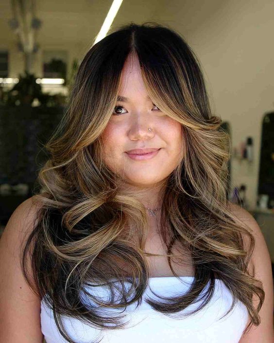 15 Stylish Haircut Ideas for Plus Size Round Faces