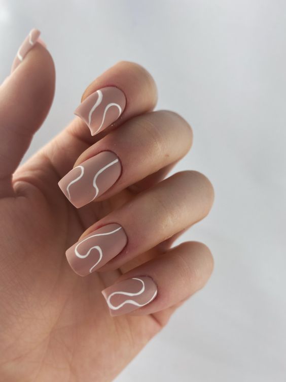 19 Chic Minimalist Nail Art Ideas for Understated Elegance