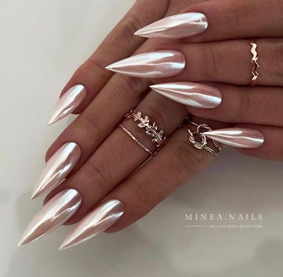 17 Stunning Long Almond Nail Design Ideas for Elegance and Glamour
