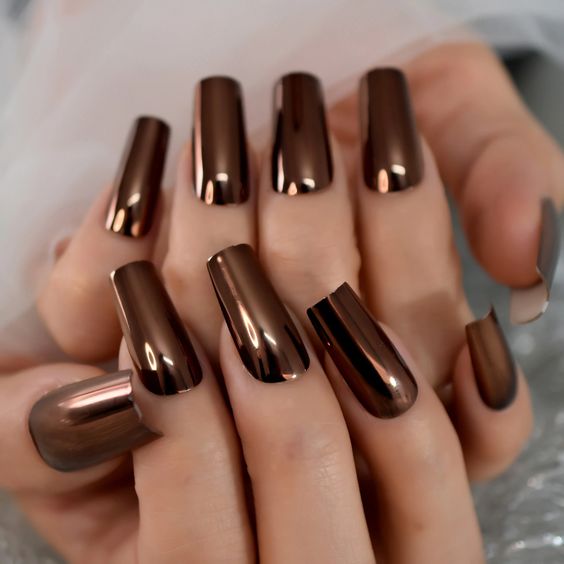 15 Glamorous Almond Nails Chrome Ideas