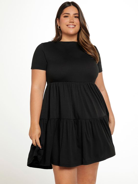 19 Stunning Black Plus Size Dress Ideas