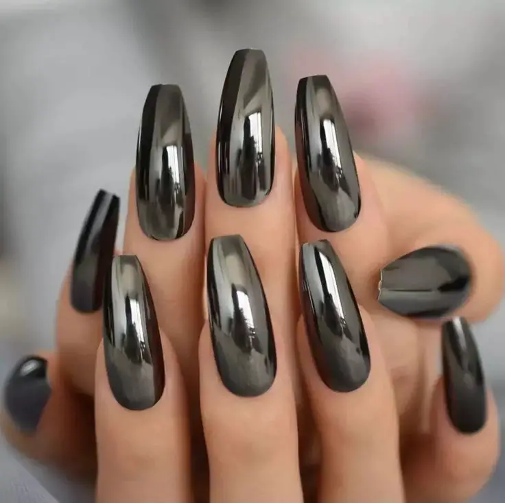 17 Alluring Black Chrome Nail Design Ideas