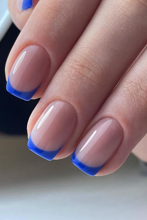 17 Captivating Blue Gel Nail Design Ideas