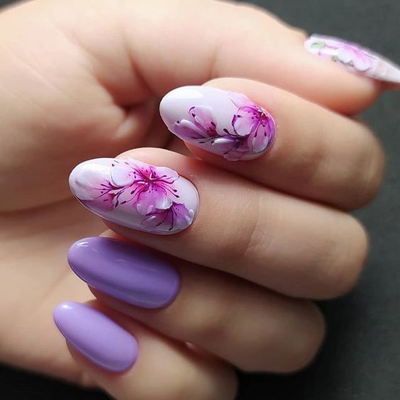 19 Beautiful Flower Nail Art Ideas