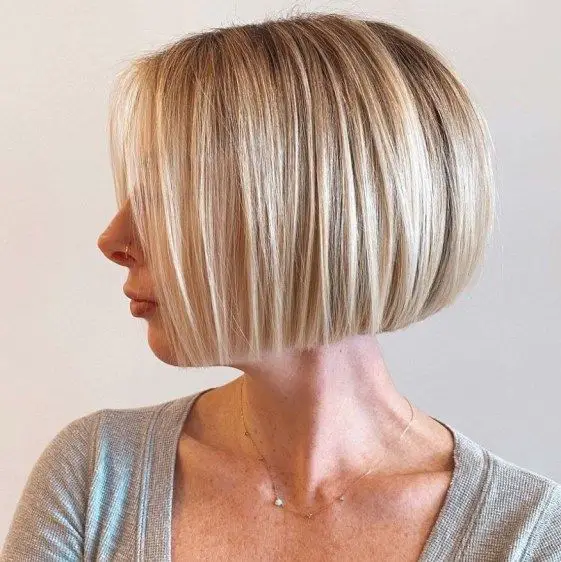 15 Stylish Winter Haircuts for Round Faces in 2023-2024