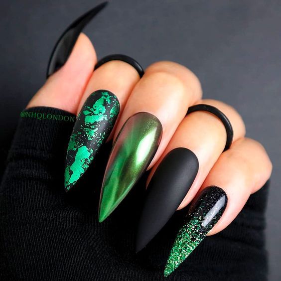 19 Spooky and Stylish Halloween Nail Ideas for 2023