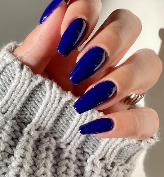 17 Stylish Dark Winter Nail Colors for 2023-2024