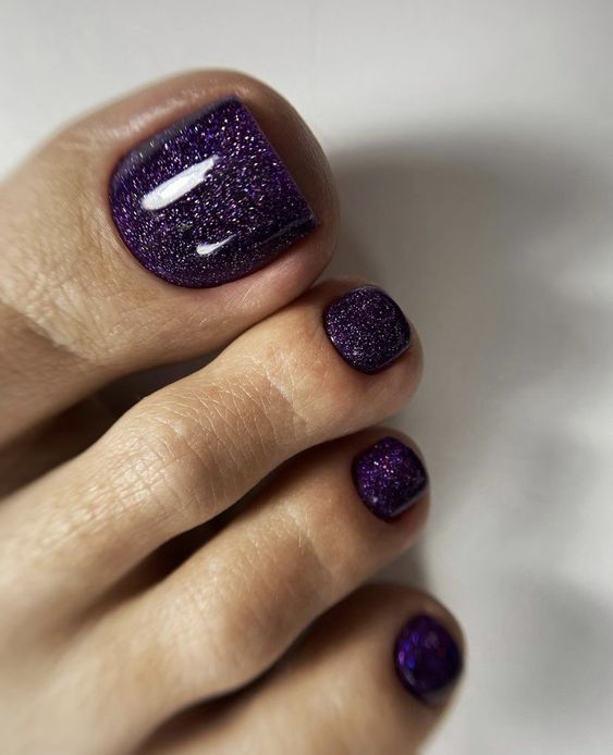 15 Winter Toe Nail Color Ideas for 2023-2024