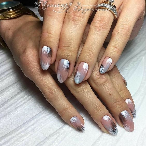 19 Stunning Silver Winter Nail Ideas for 2023-2024
