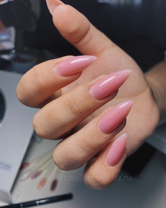 Almond Nails Winter Colors 2023-2024: 17 Trendy and Cozy Ideas