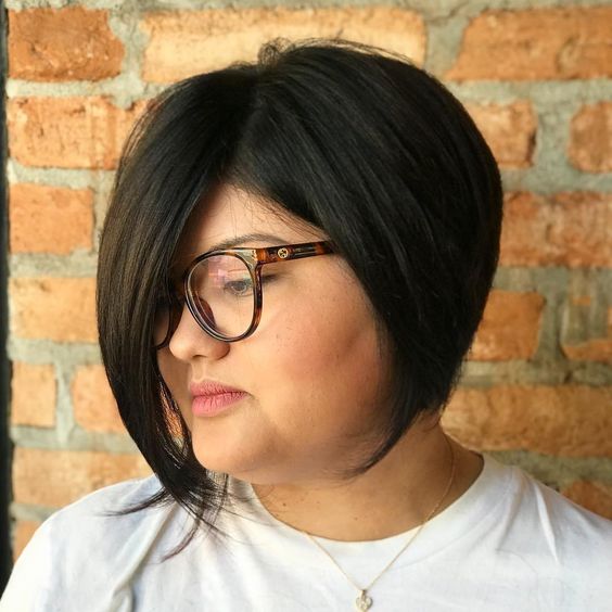 15 Chic Winter Haircut Ideas for Plus Size Women 2023-2024