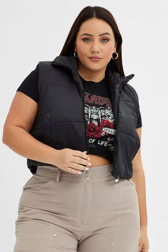15 Stylish Winter Jackets for Plus-Size Women in 2023-2024