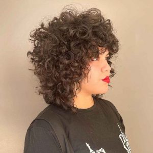 15 Chic Winter Haircut Ideas for Plus Size Women 2023-2024 ...